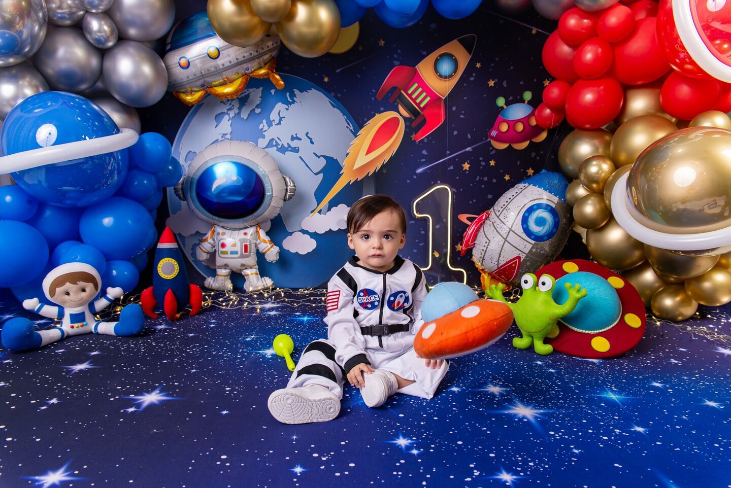 Ensaio Smash Astronauta - Benicio - Estúdio na Rua Jequiriça 48 - Penha, Rio de Janeiro -RJ- WhatsApp 21-96660-3929